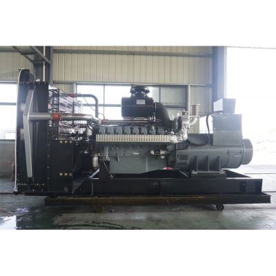 900kw威曼柴油發(fā)電機(jī)組-威曼16缸柴油機(jī)D30A1柴油發(fā)電機(jī)組,缸徑/行程：128/142mm,柴油發(fā)電機(jī)組水冷發(fā)動機(jī)功率960KW,柴油發(fā)電機(jī)組配套馬拉松斯坦福發(fā)電機(jī)。廠價(jià)直銷歡迎選購：13773399855。