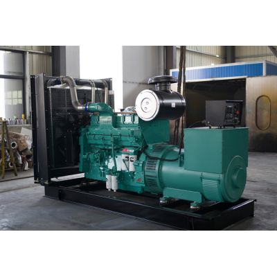 500kw重慶康明斯柴油發電機組-重慶康明斯6缸柴油機KTAA19-G6柴油發電機組,缸徑/行程：159/159mm,柴油發電機組水冷發動機功率570KW,柴油發電機組配套馬拉松斯坦福發電機。廠價直銷歡迎選購：13773399855。