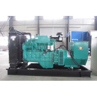150kw東風(fēng)康明斯柴油發(fā)電機(jī)組-東風(fēng)康明斯6缸柴油機(jī)6CTA8.3-G2柴油發(fā)電機(jī)組,缸徑/行程：114/135mm,柴油發(fā)電機(jī)組水冷發(fā)動(dòng)機(jī)功率163KW,柴油發(fā)電機(jī)組配套馬拉松斯坦福發(fā)電機(jī)。廠價(jià)直銷歡迎選購：13773399855。